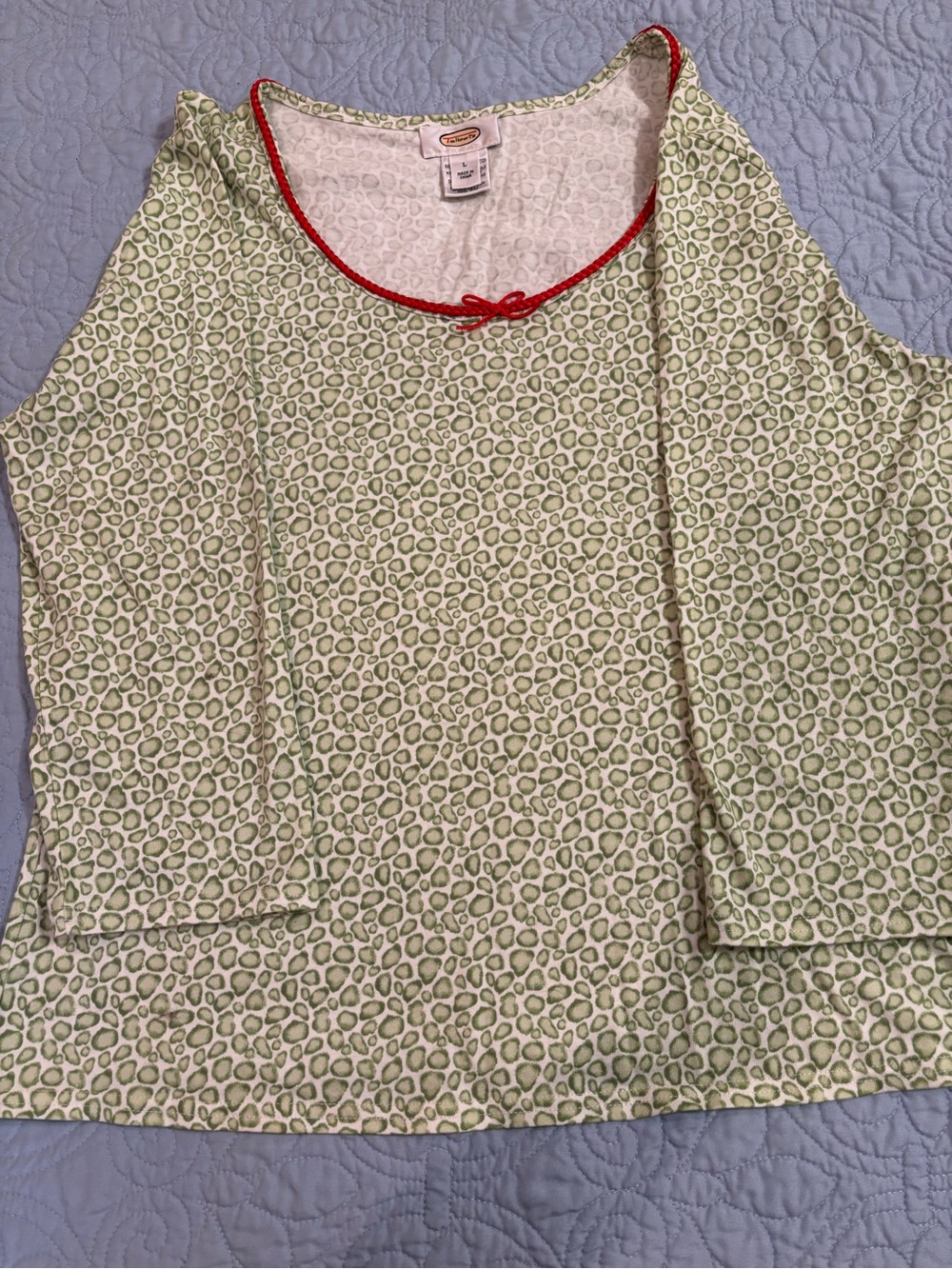Women's Green Patterned Long-Sleeve Pajama Set with Red Trim